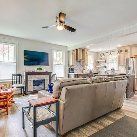Lavish House With Patio - 2 Blocks To Green Lake! Luaran gambar
