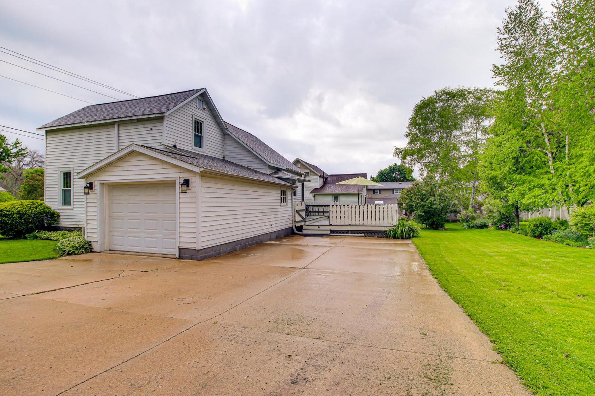 Lavish House With Patio - 2 Blocks To Green Lake! Luaran gambar