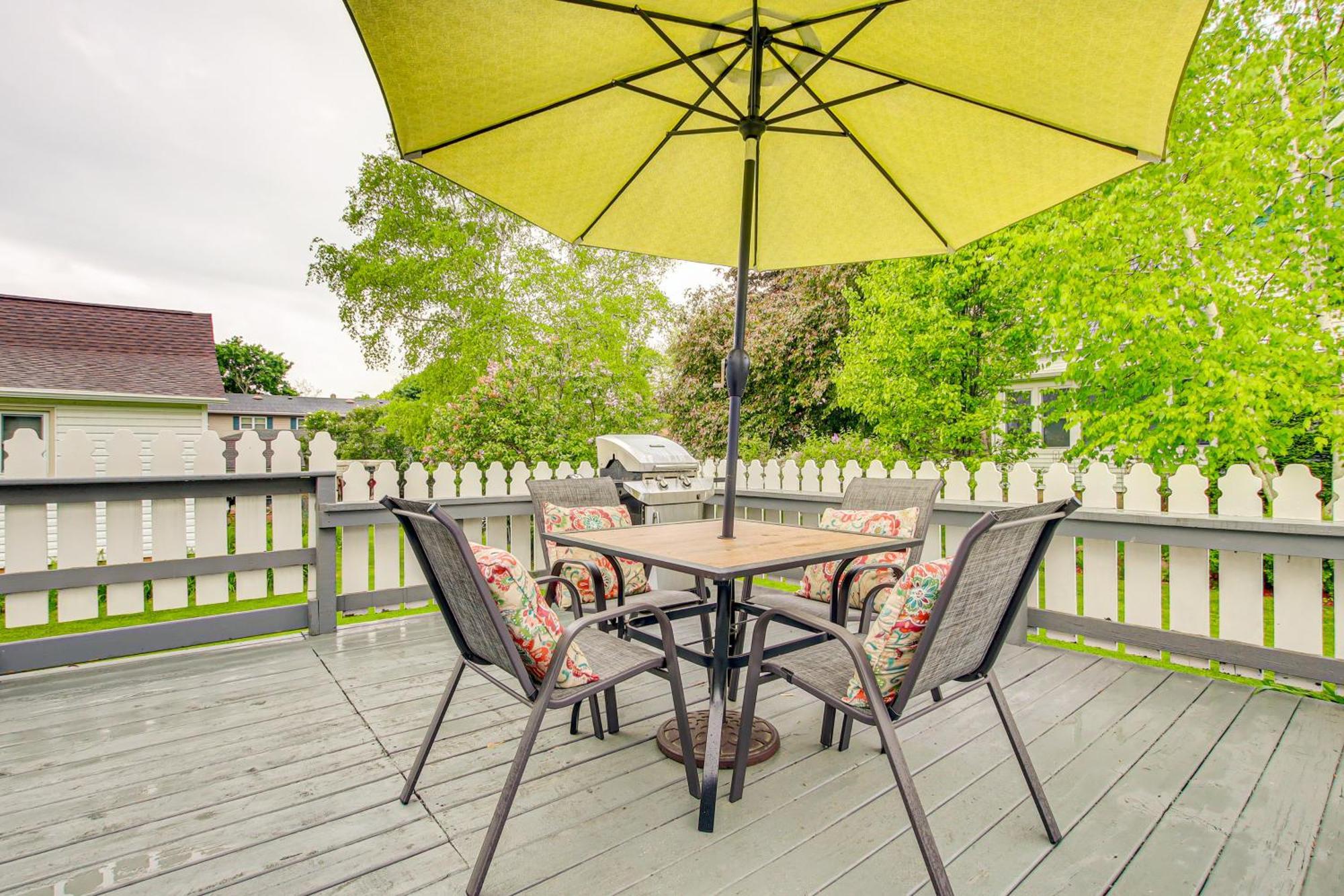 Lavish House With Patio - 2 Blocks To Green Lake! Luaran gambar